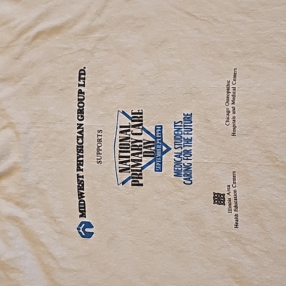 Vintage Chicago College of Osteopathic Medicine T-shirt - Picture 8 of 9